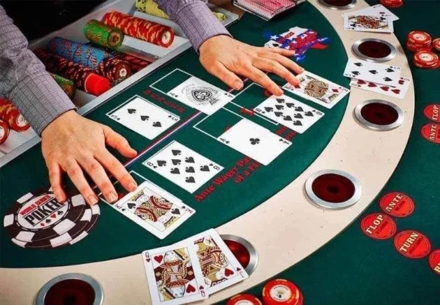 Mengasah Strategi di Dunia Poker Online: Tarik Ambang Kemenangan